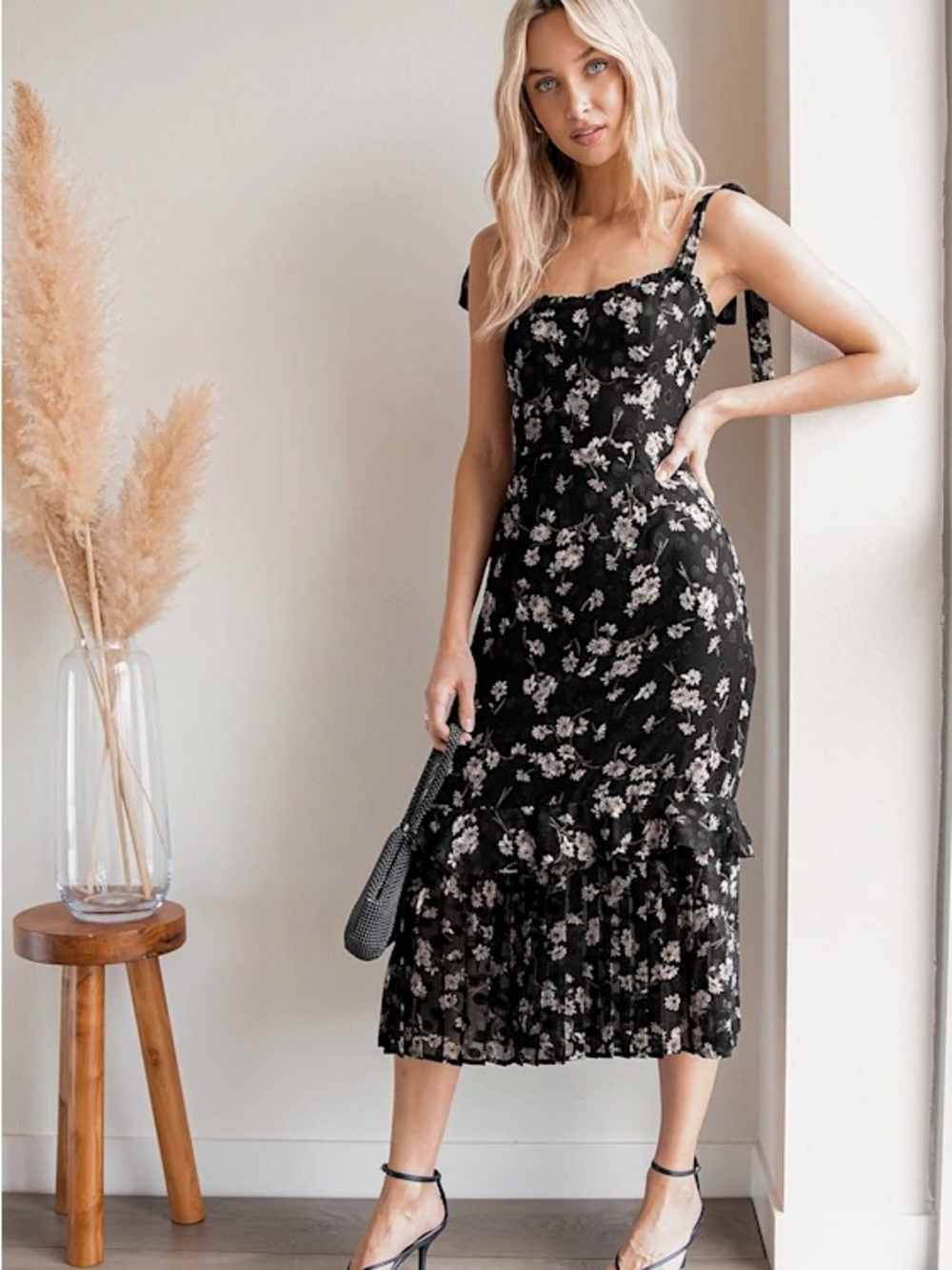 Lulu's Black Floral Tie-Shoulder Midi Dress